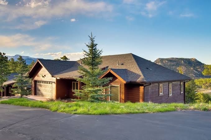 Lake & Mountain Views: Stunning Estes Park Home!