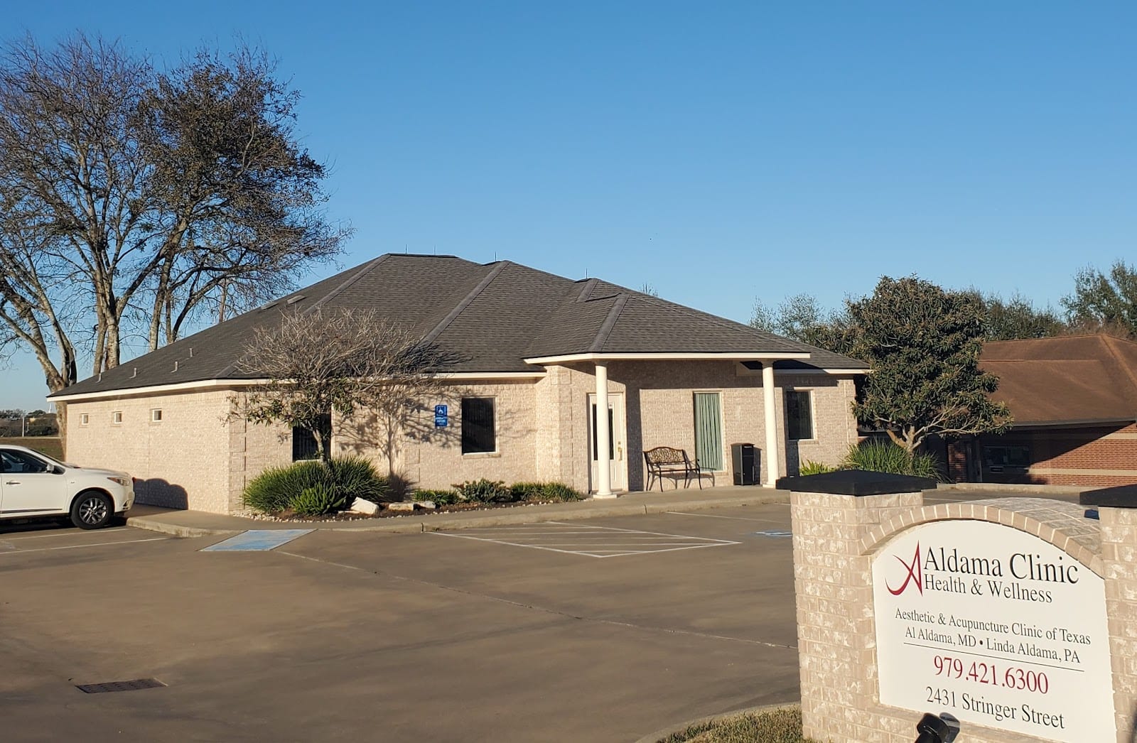 Aldama Clinic / Aesthetic & Acupuncture Clinic of Texas