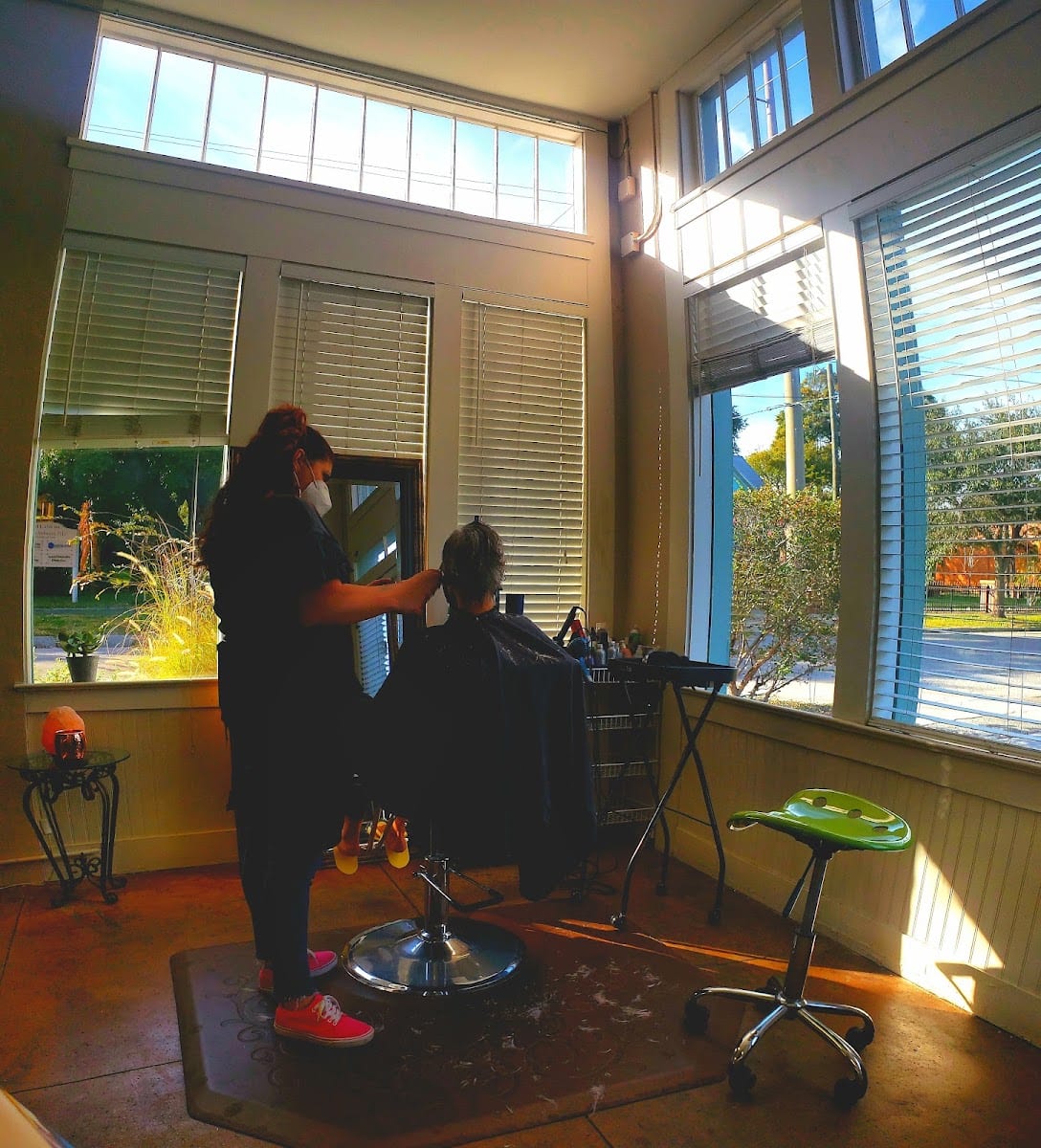 EKOS Salon