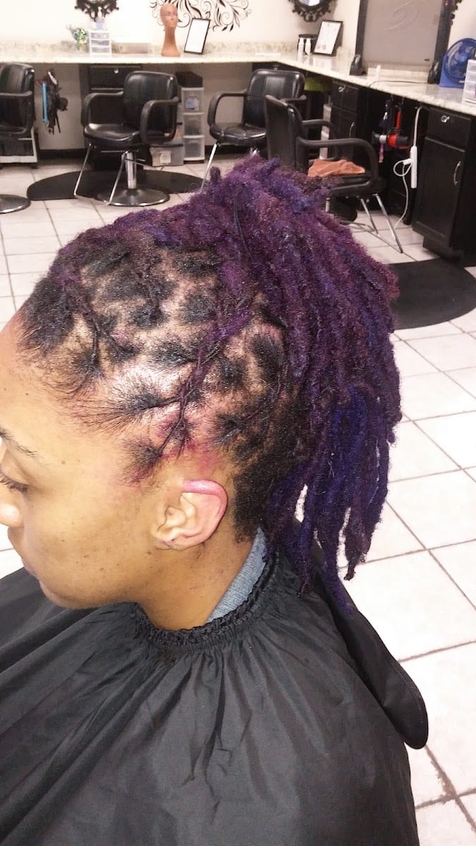Curl Up & Dye Salon, photo 3