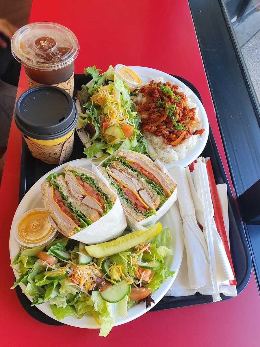 Triquest Cafe