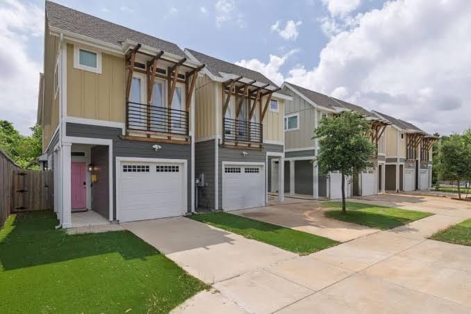 Lewisville 3BR/3.5Bath Home - Arcade Room - EV Charger - Near Lake & DFW