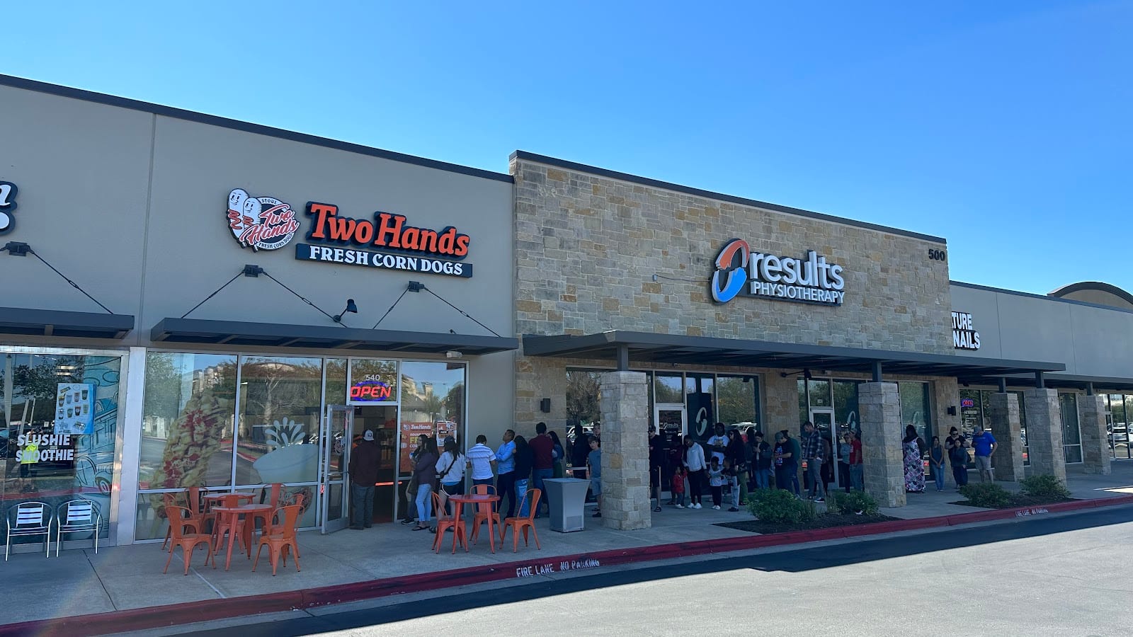 Two Hands Corn Dogs Round Rock, photo 2