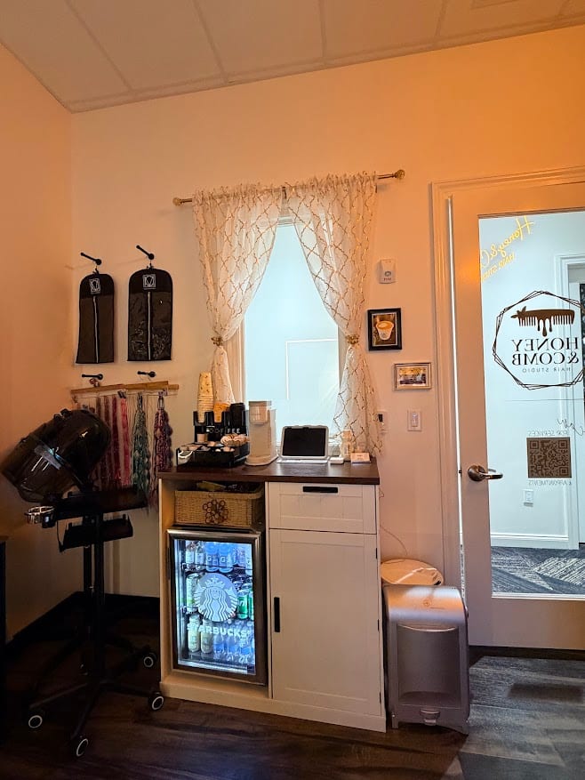Honey & Comb Hair Studio, photo 2