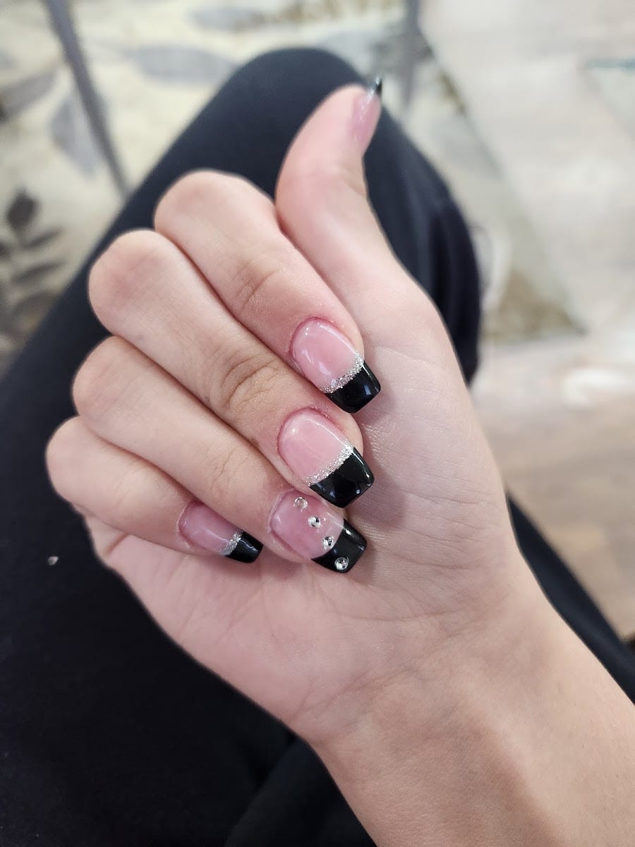 Four Seasons Nail Salon, photo 3