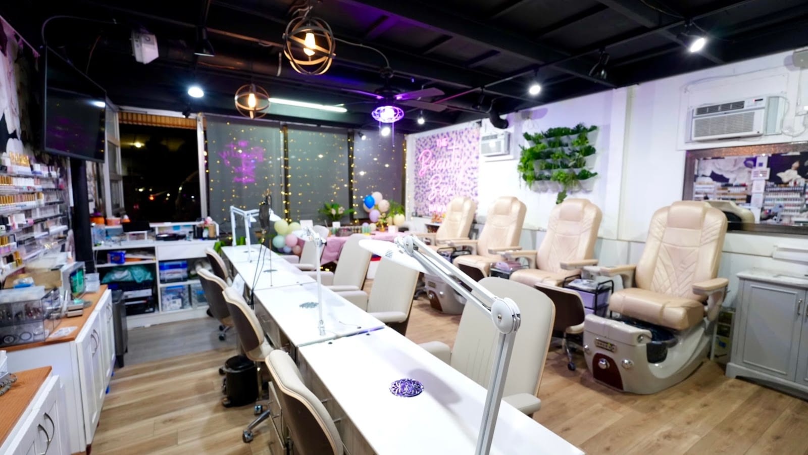 The Beauty Bar Hawai'i, photo 2