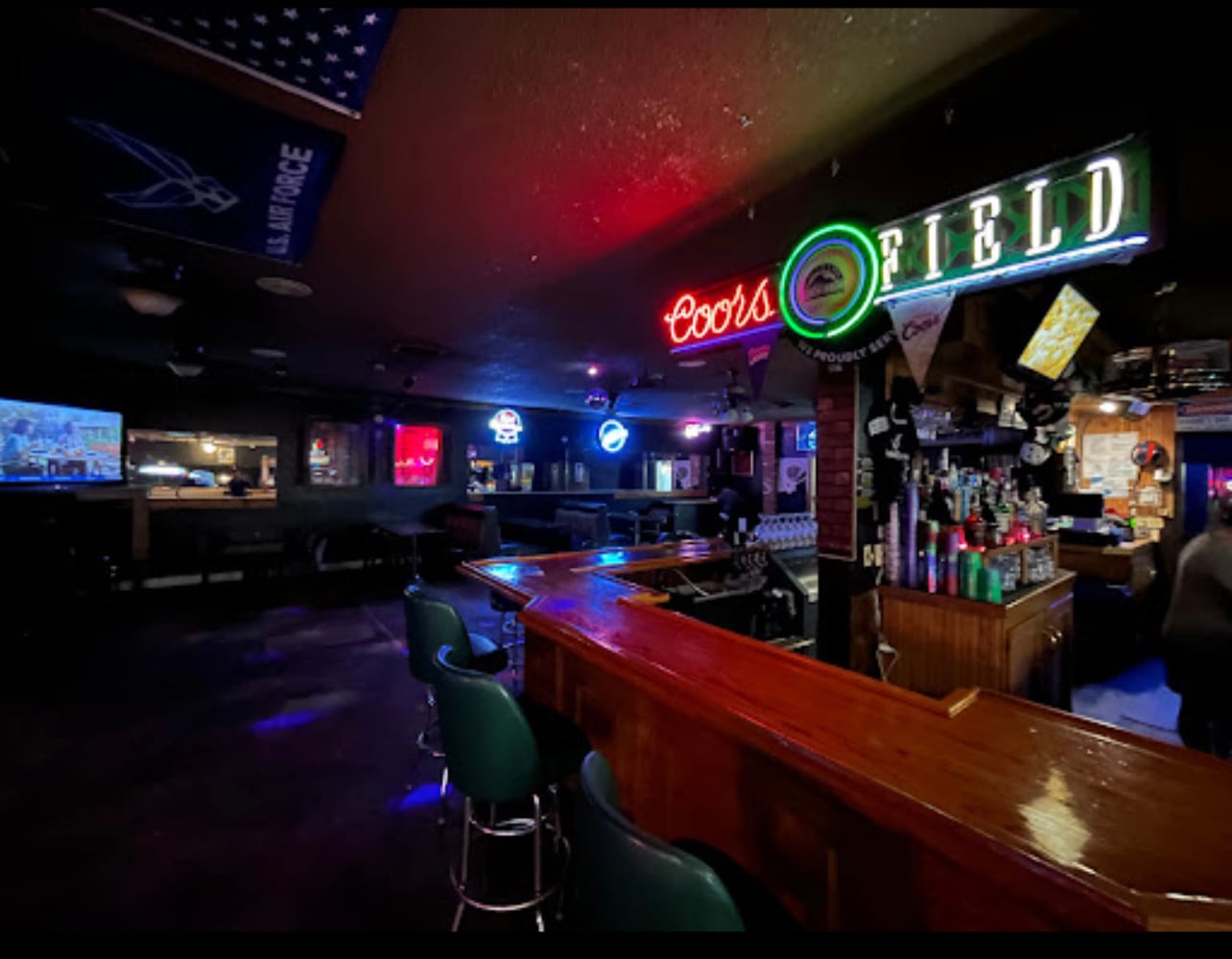 Weekends Tavern