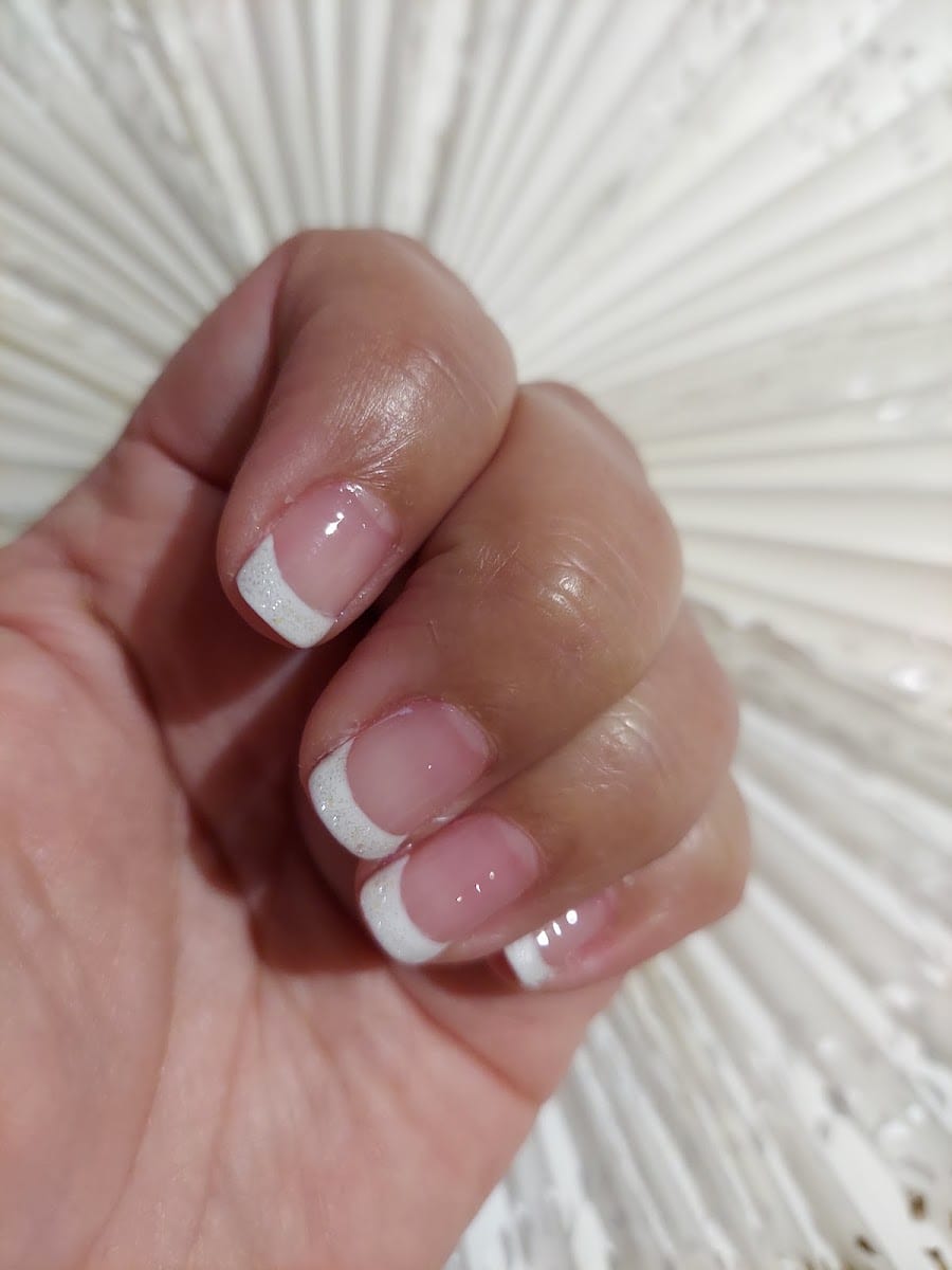 L & B Nails