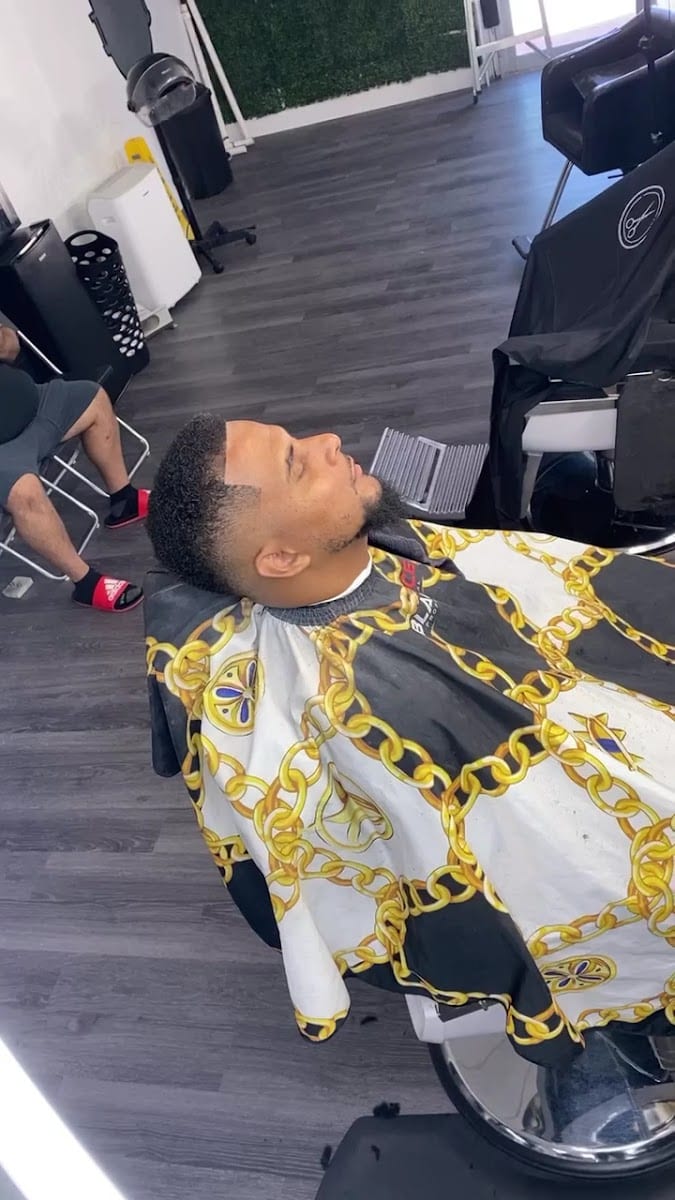 Matthews Luxury Cuts & Styles @ Lakeside, photo 4