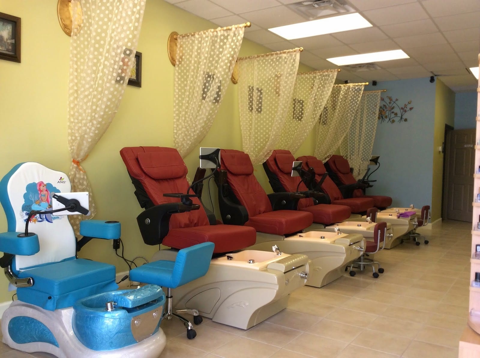 Nail Care & Spa, photo 2