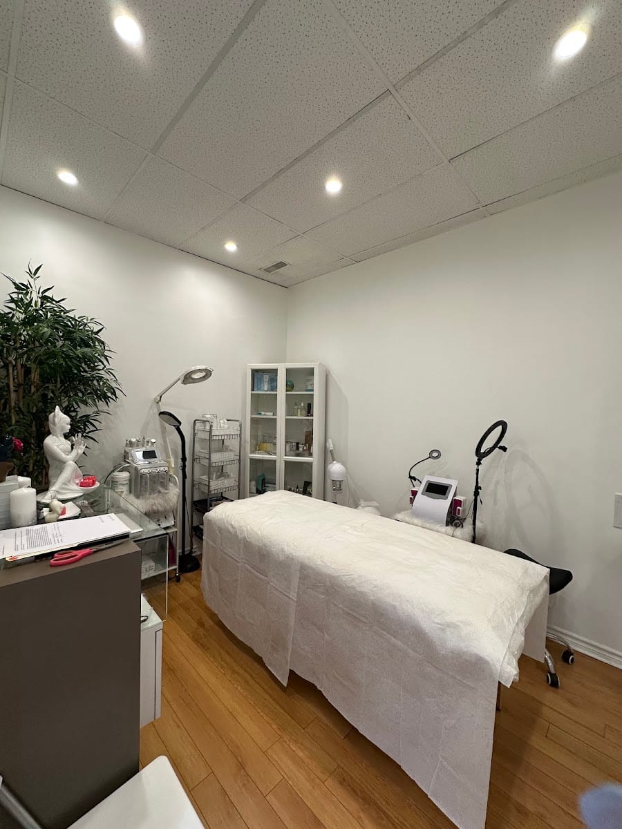 * BRAZILIAN & FULL BODY HAIR REMOVAL STUDIO
