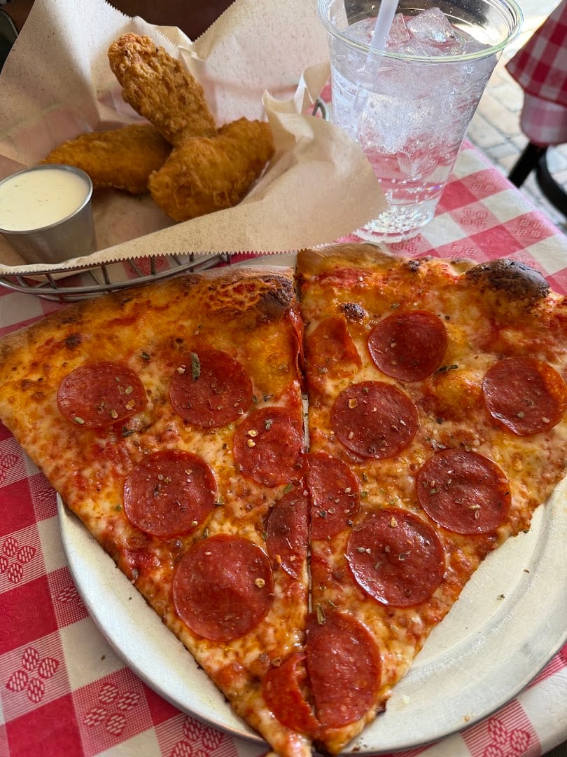 Santina's New York Pizzeria, photo 4