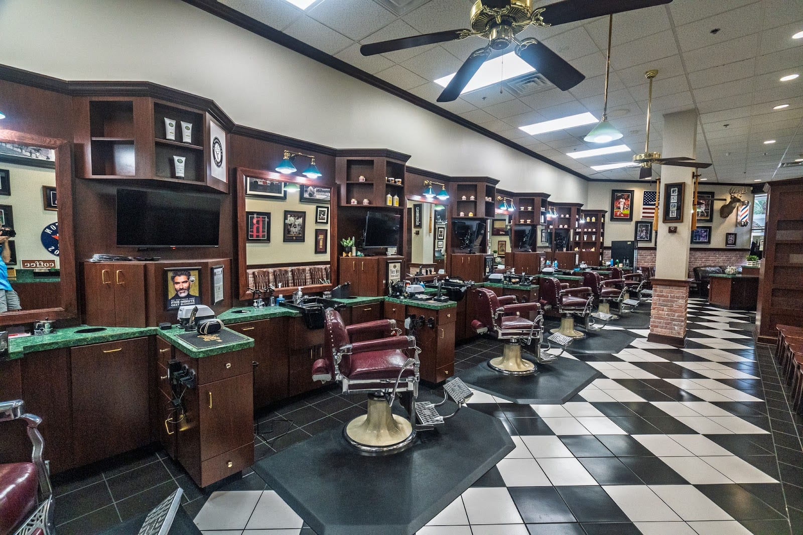 V's Barbershop - Houston River Oaks