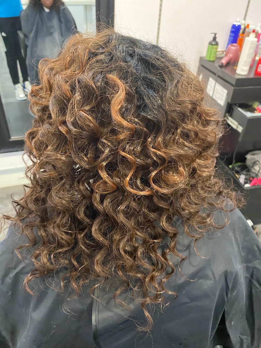 Crowned Hair Studio, photo 3