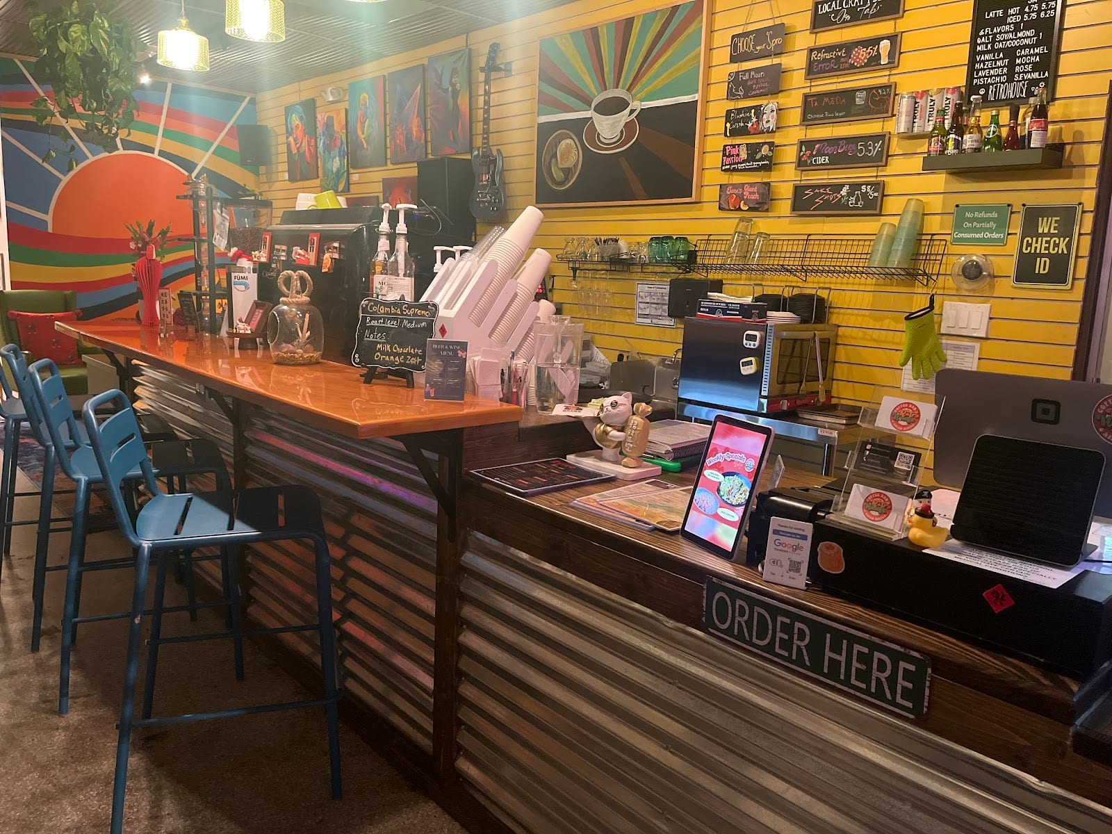 Retro House Coffee Bar & Asian Bistro, photo 2