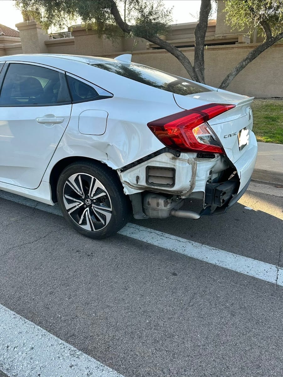 Caliber Collision, photo 2