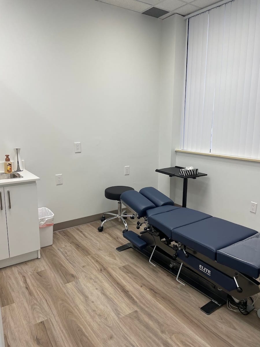 Evomotion Health and Wellness - Chiropractic, Physiotherapy, Massage, Acupuncture, & Naturopathy Scarborough, photo 2