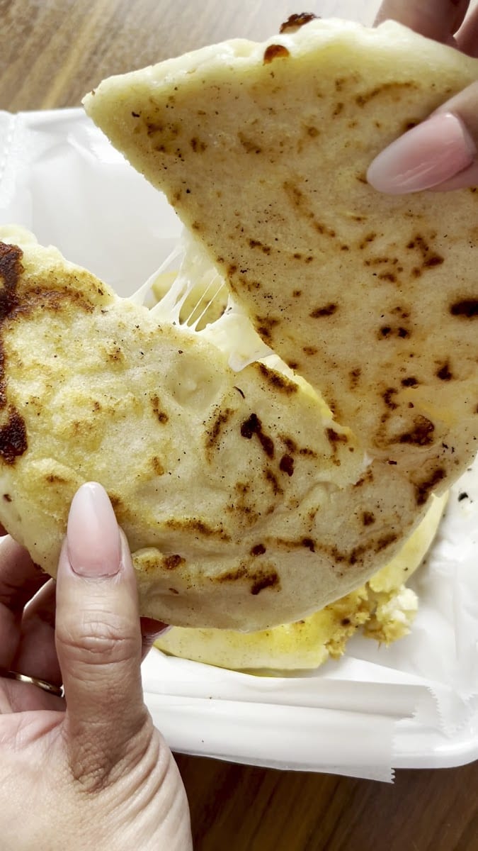 Maggies Sabor Salvadoreño (The Pupusa Truck), photo 3