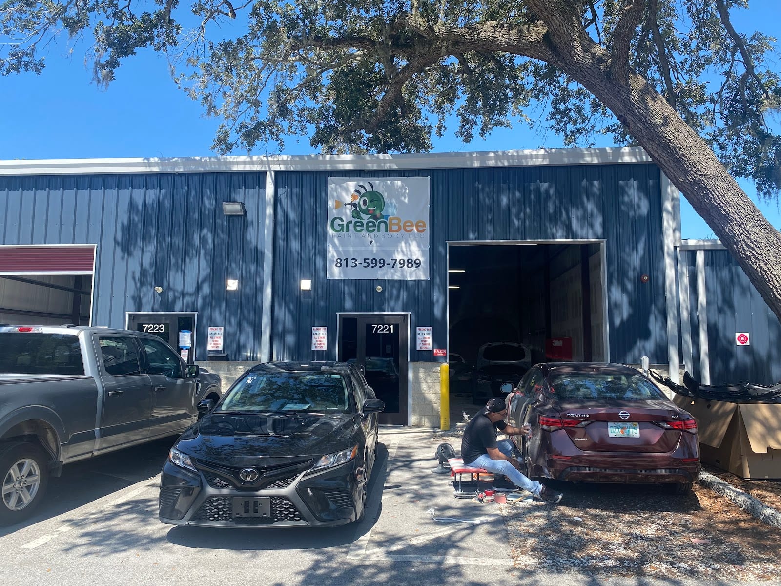 GREEN BEE PAINT & BODY LLC