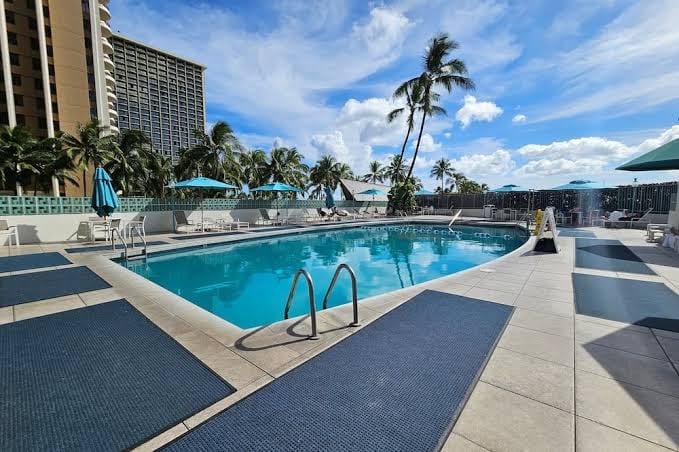 Ilikai Hotel 2-Bedroom with Views of the City Lights, and Partial Ocean View! No Resort Fees!