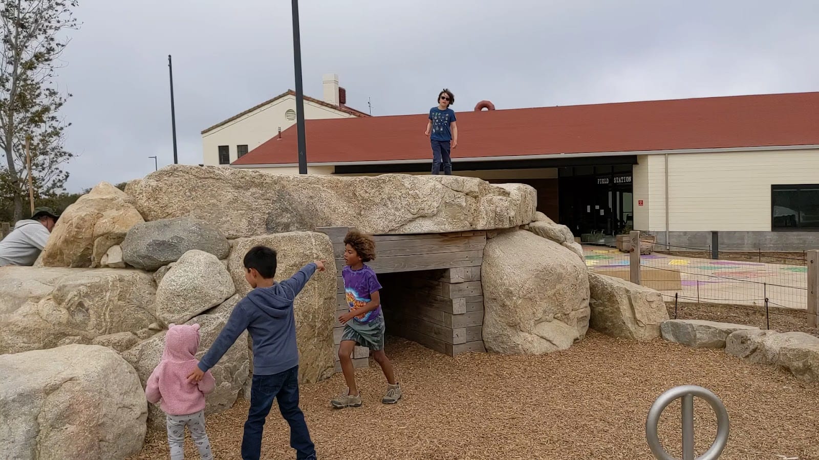 Outpost Playground, photo 2