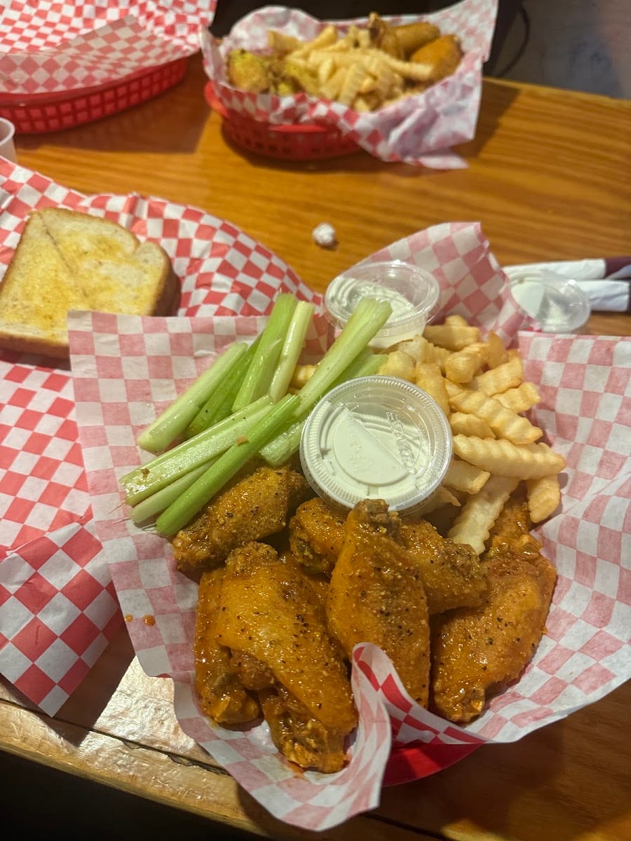 Sue's Wings & Things