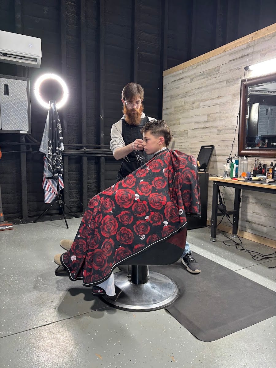 New Friends Barbershop, photo 4
