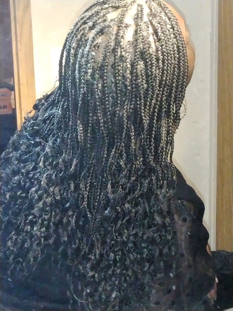 Safari African Hair Braiding, photo 3