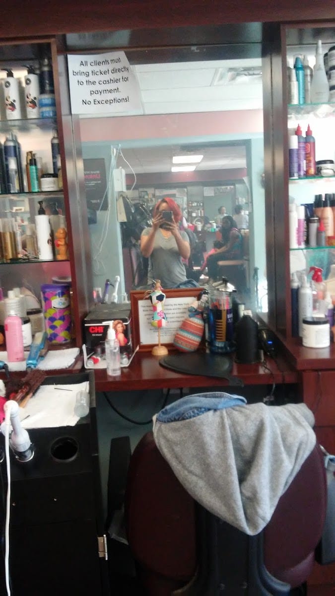 Tatinan's Unisex Salon, photo 3
