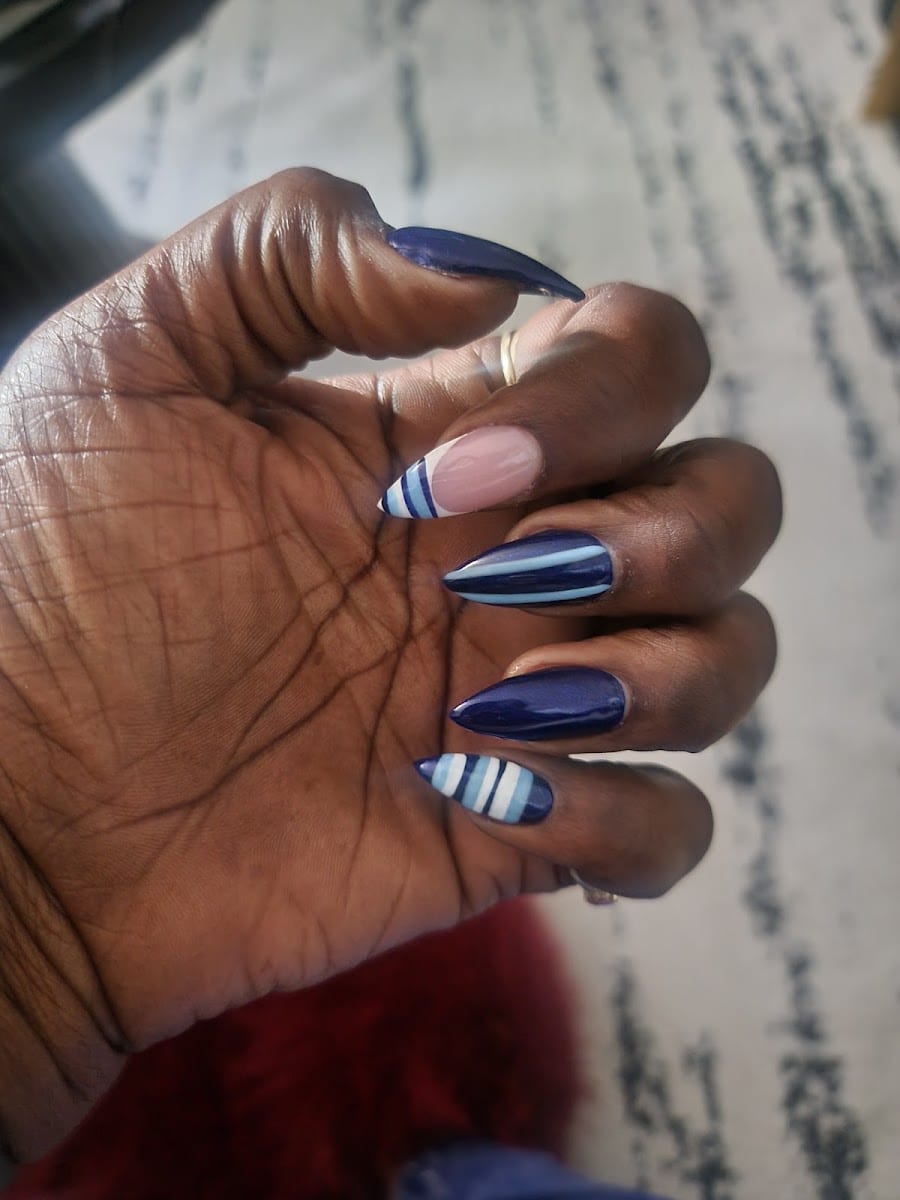 Pink and White Nails, photo 4