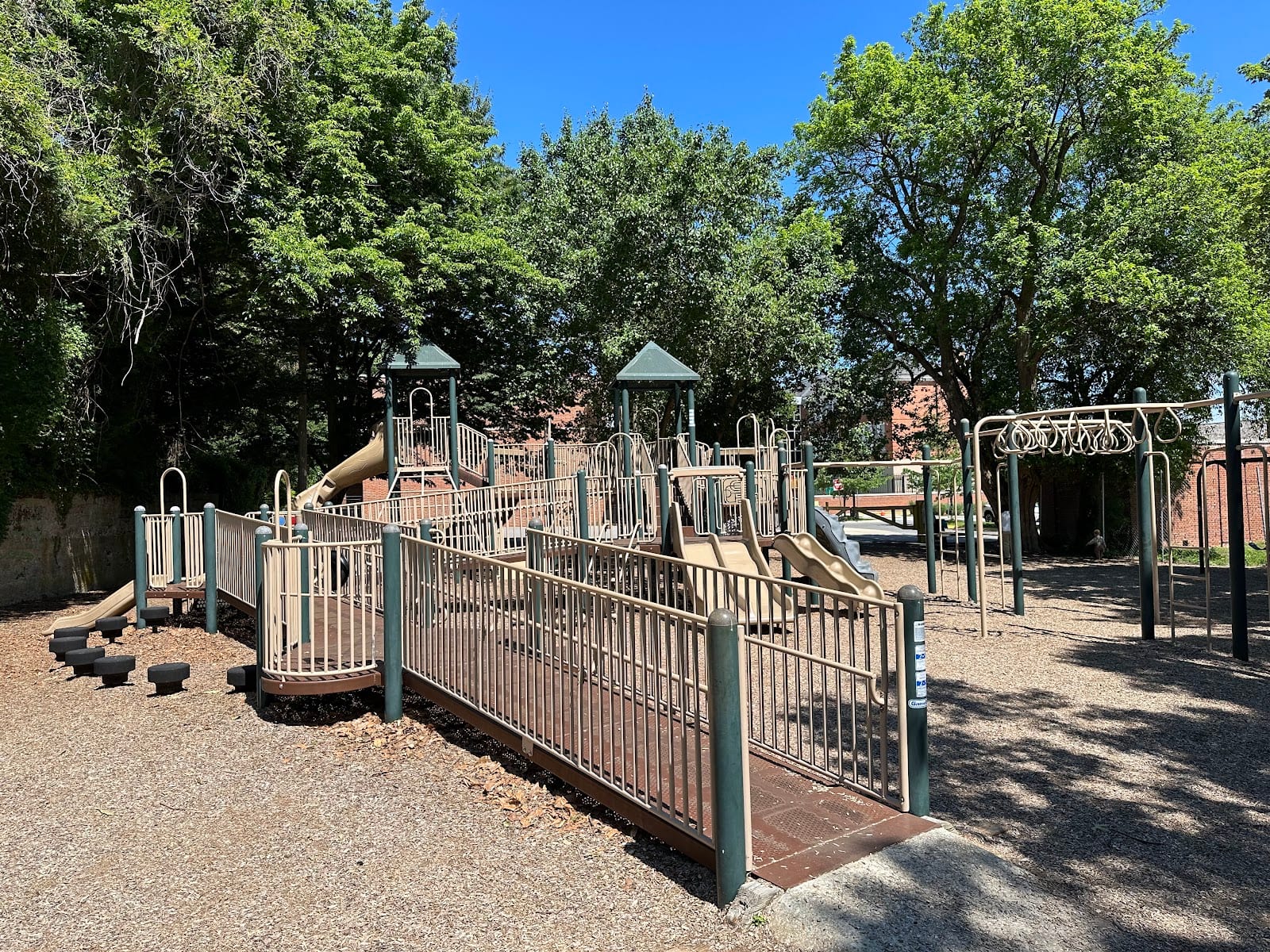 Newman Street Park, photo 2