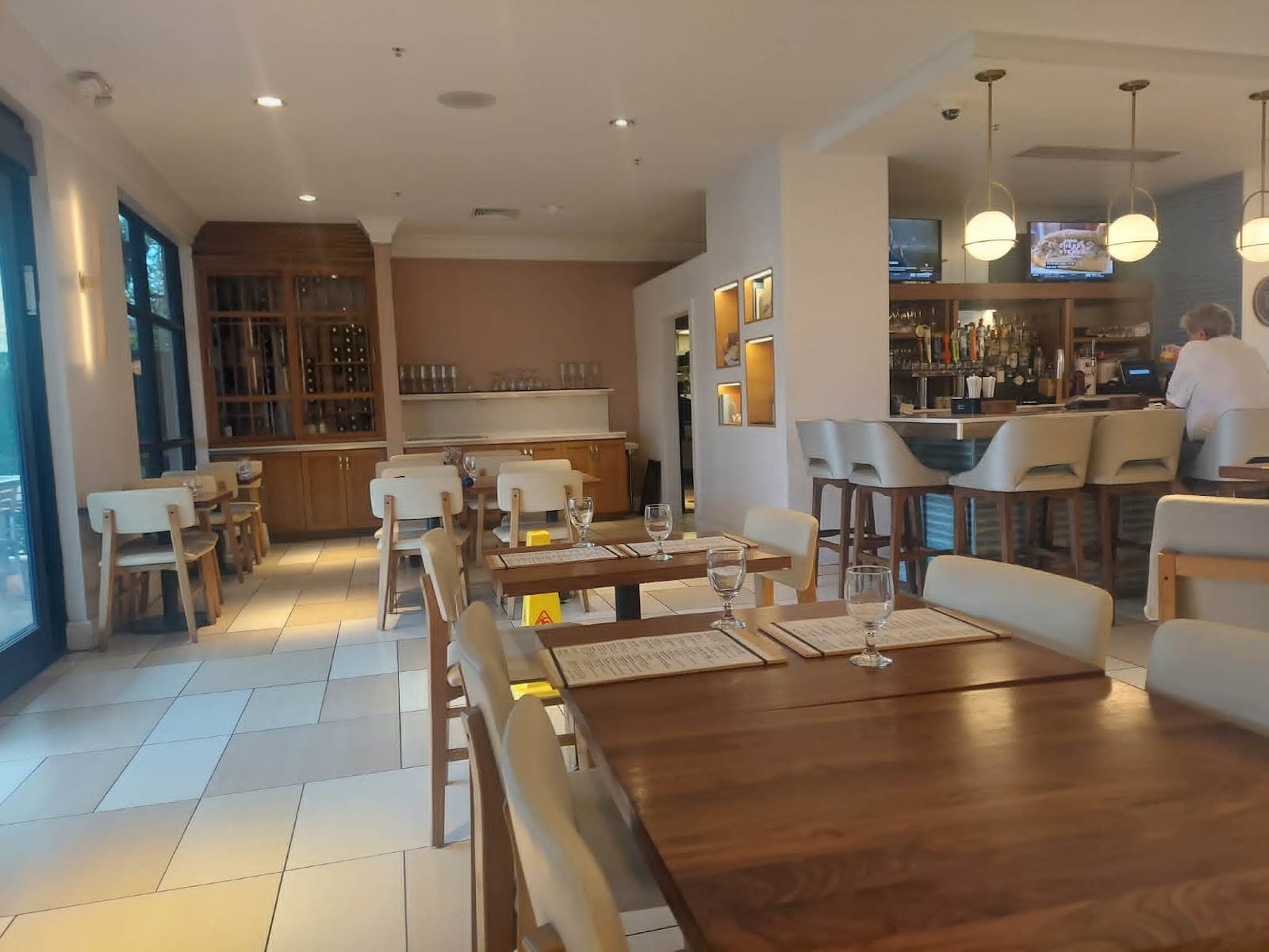Spinnaker Bar and Patio Dining