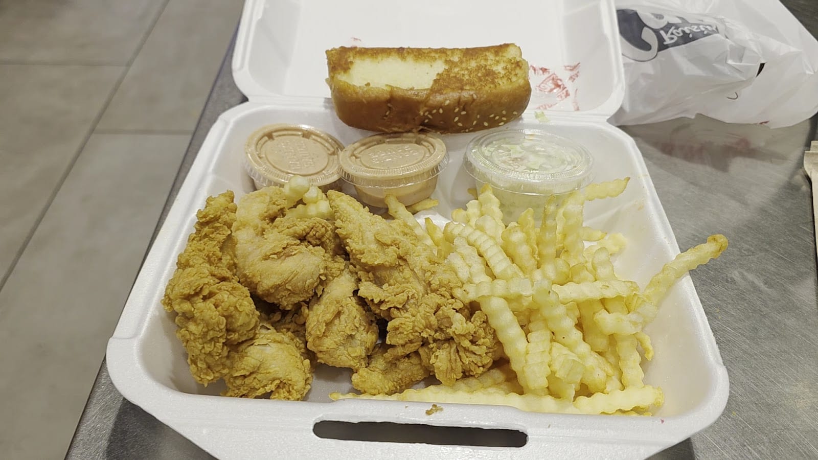 Raising Cane's Chicken Fingers, photo 3