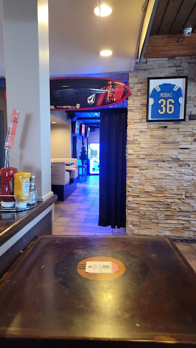 New OC Tavern, photo 3