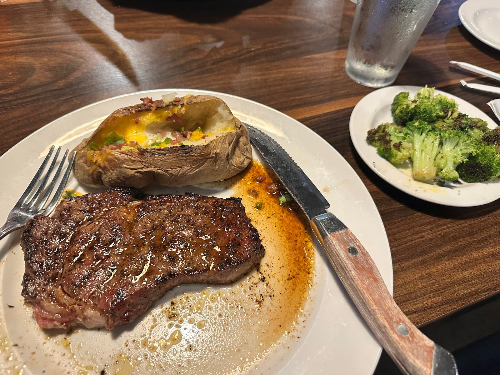 Briquettes Steakhouse, photo 3