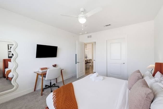 Stylish 1BR near PGA and Universal Studios with Pool and Gym