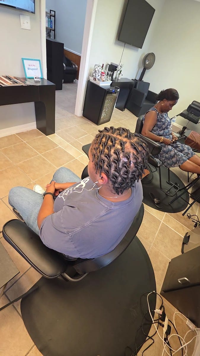Henry Patrick Beauty And Hair Braiding Salon, photo 4