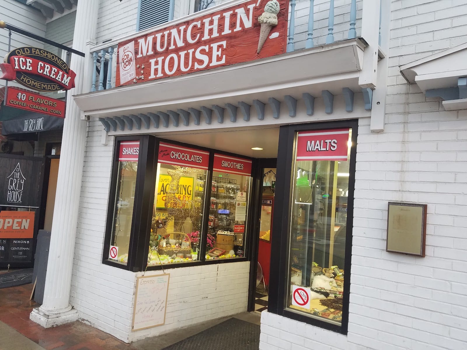 Munchin' House