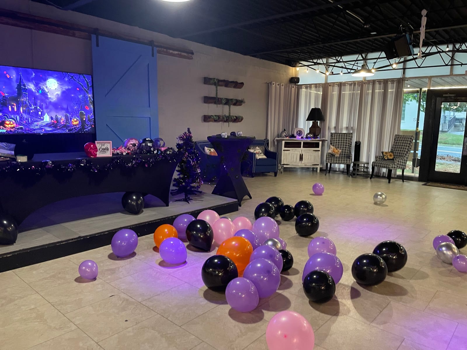 Red & Blue Events Venue, photo 4