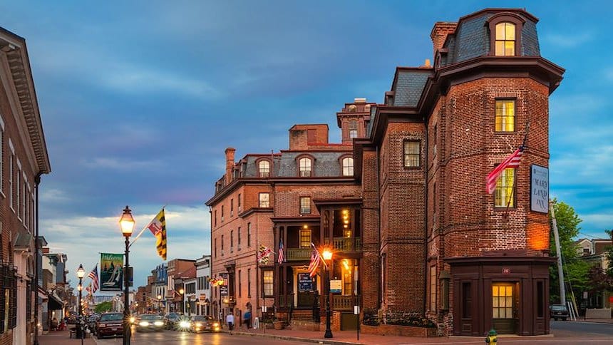 Reynolds Tavern and 1747 Pub
