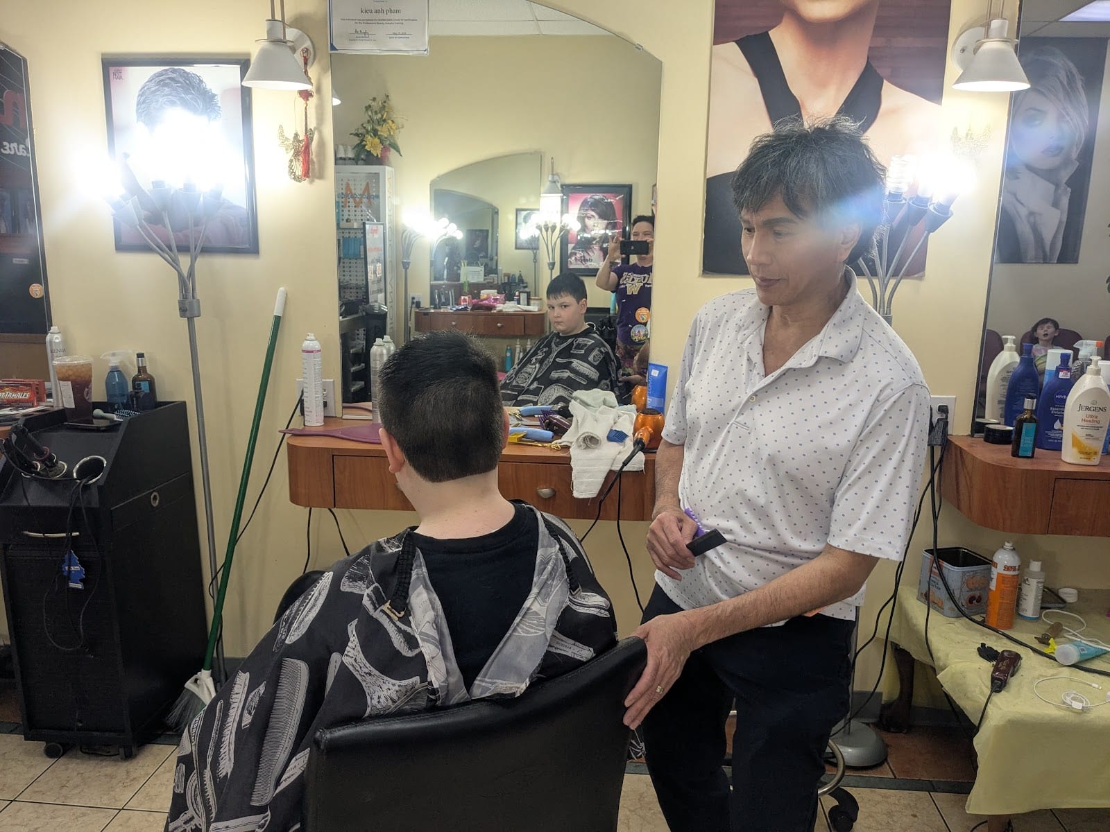 Tony's Hair Care, photo 3