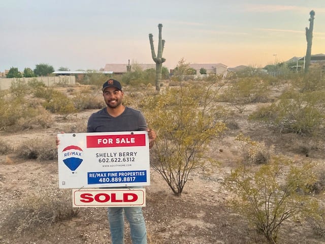 SHELLY BERRY RE/MAX FINE PROPERTIES