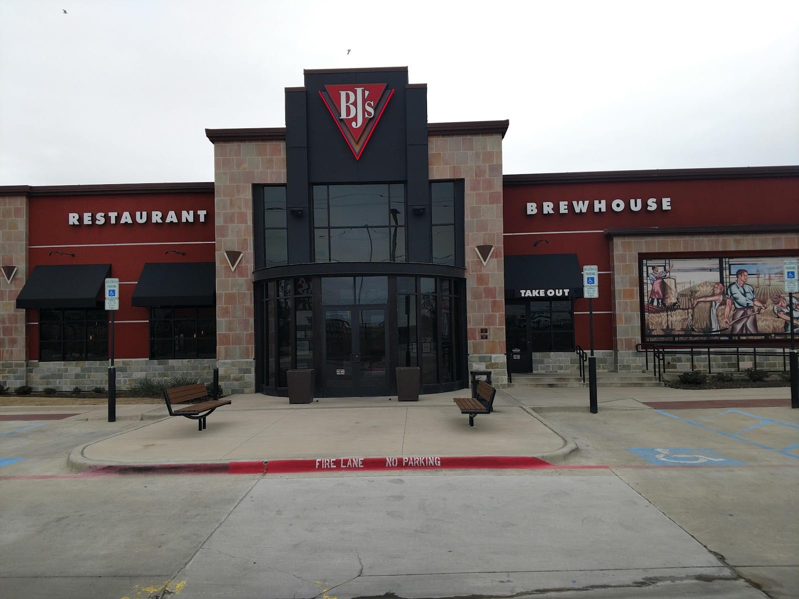 BJ's Restaurant & Brewhouse, photo 2