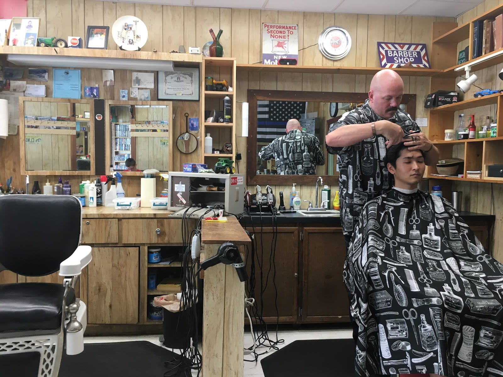 City Barber Shop, photo 2