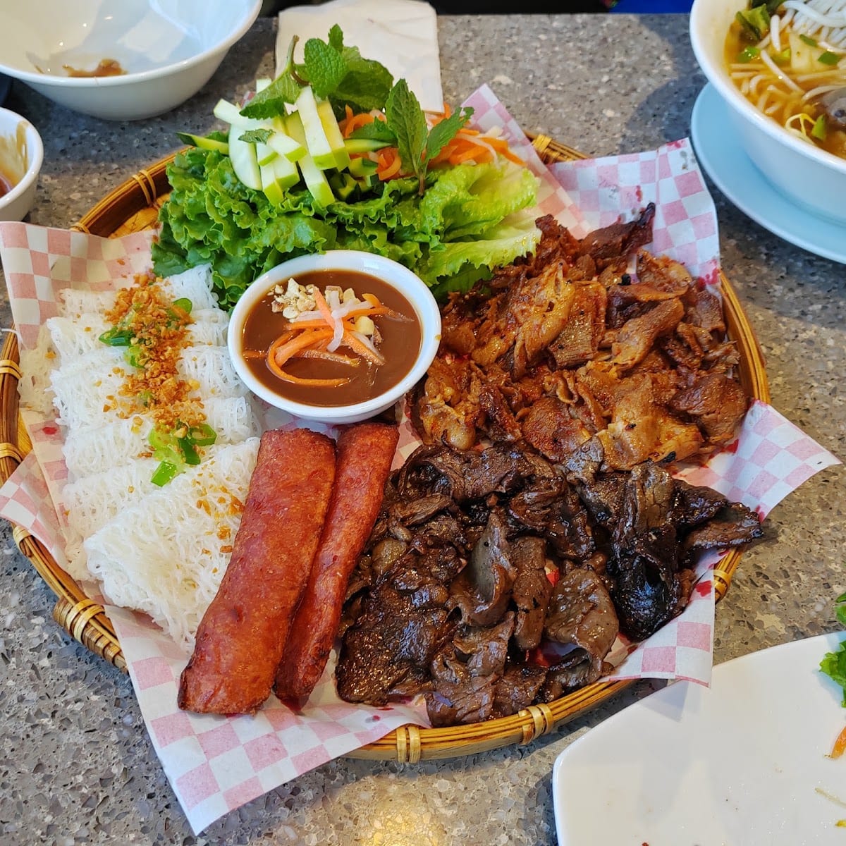 Pho Hung Phat, photo 2