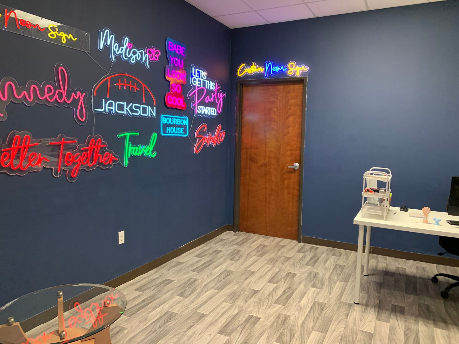 GlowUp Signs – Custom Lightbox Signs & PVC Signs,Affordable Vinyl Banners Austin, photo 4