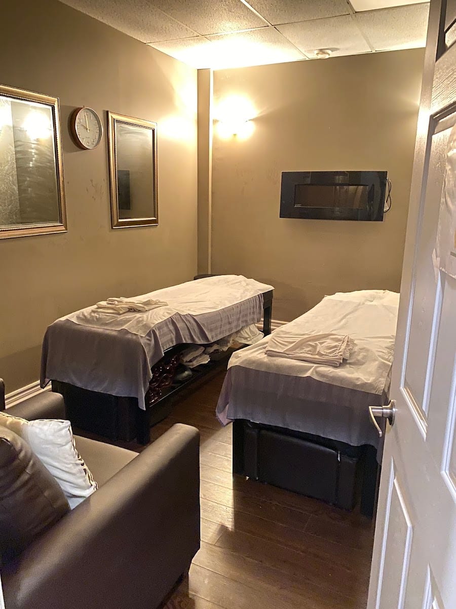 Yonge RelaxZone RMT and Physio