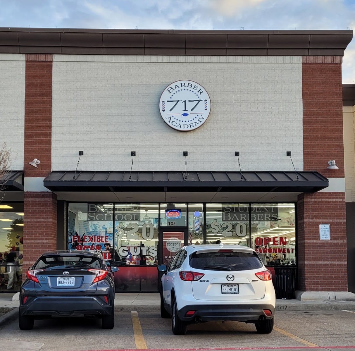 717 Barber Academy, photo 3
