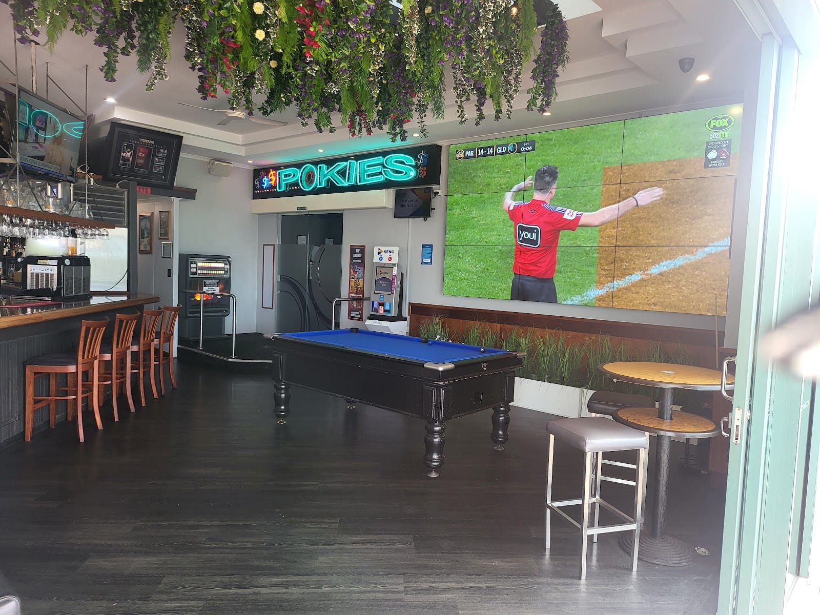 Sails Sports Bar