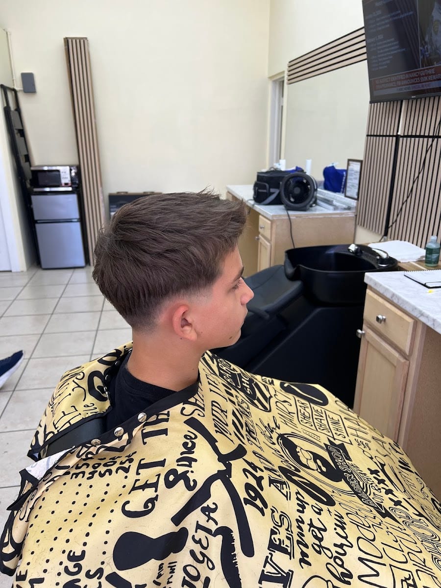 SAM THE BARBER, photo 2